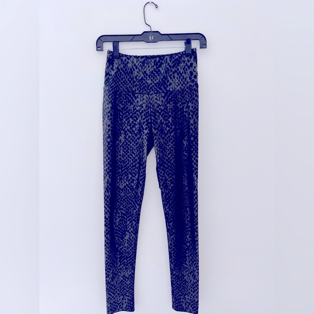 Goldsheep Green Snakeskin Print leggings, size small, very good condition!!